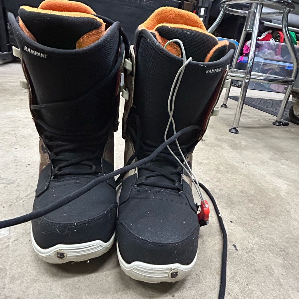 Burton men’s snowboard boots size 9